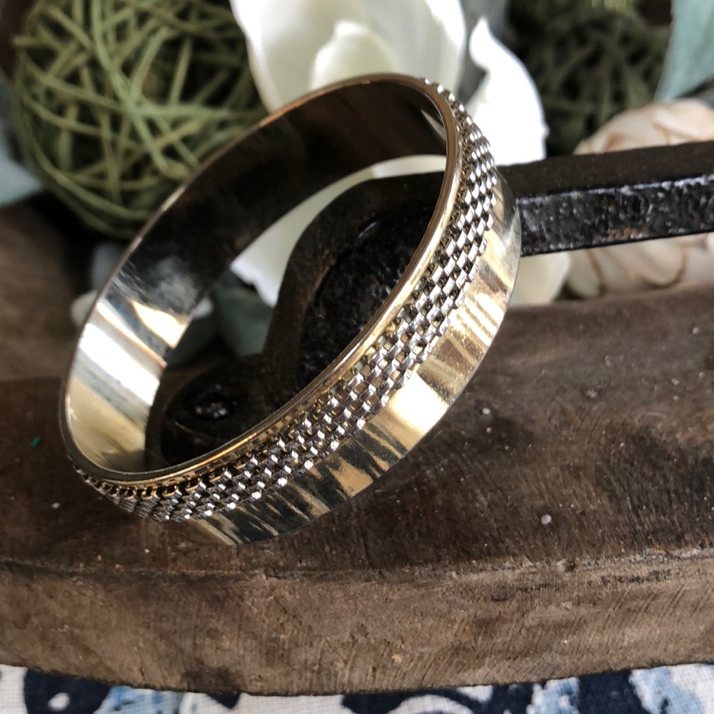 Vintage gold bangle